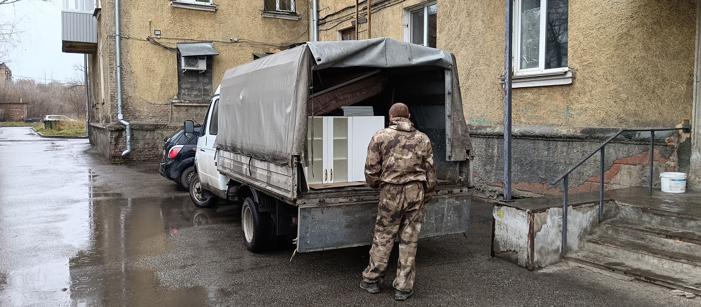 Где заказать грузчиков в Омске